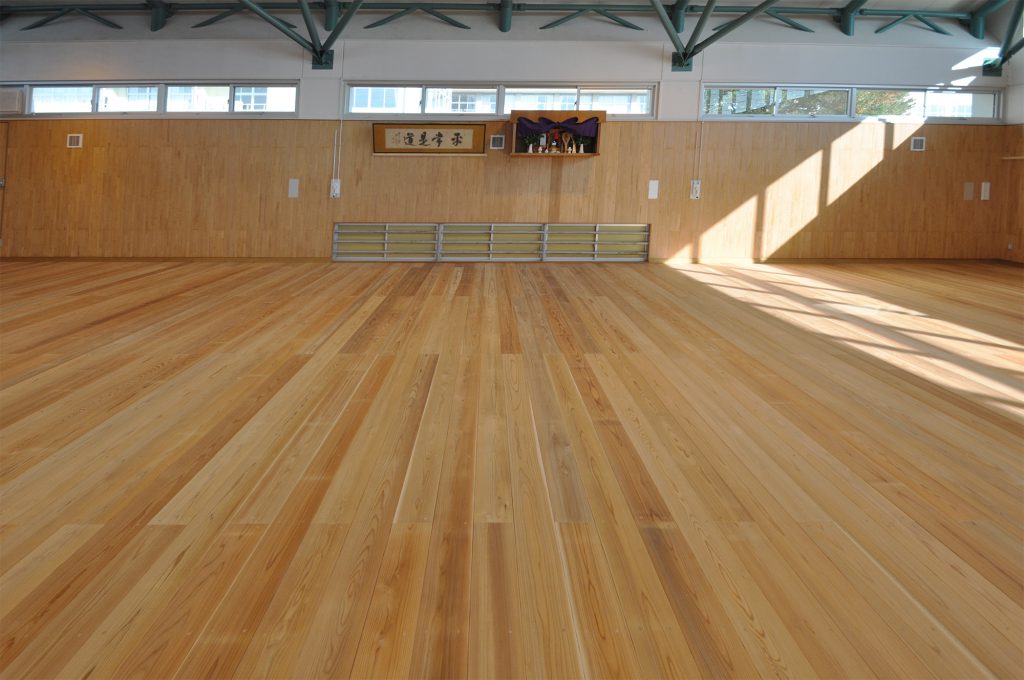 栃木県矢板中央高等学校剣道場床工事