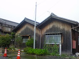 焼き杉板を外壁に使った住宅の写真