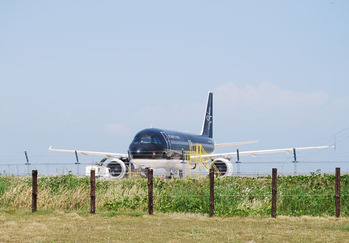 黒い飛行機2