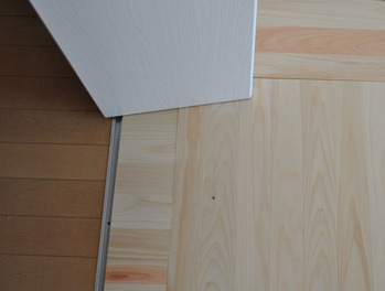 無垢フローリング diy 桧 ひのき 賃貸マンション施工中