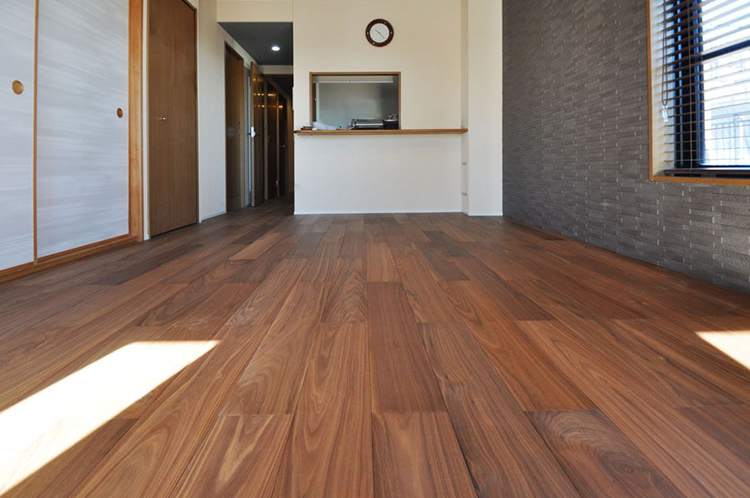LL45マンション用挽き板フローリング施工例